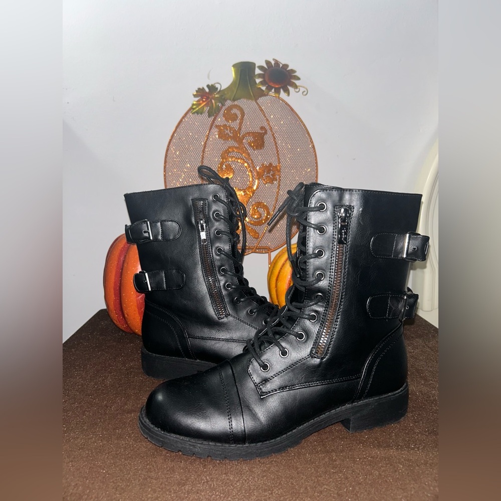 Vepose Black Moto Combat Boots with Buckle Detail